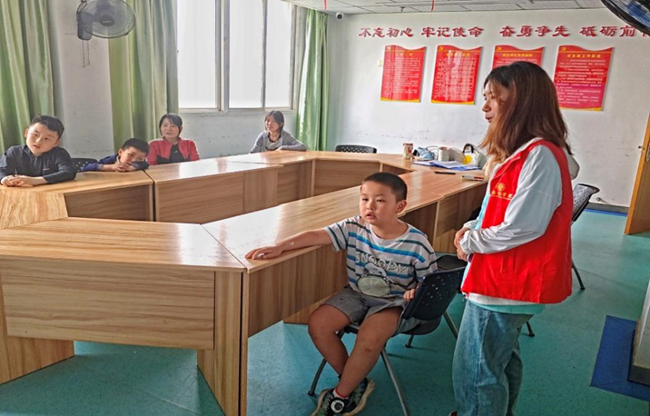 公司开展“环保教育”主题实践教学活动——语言教学与公益实践深度融合